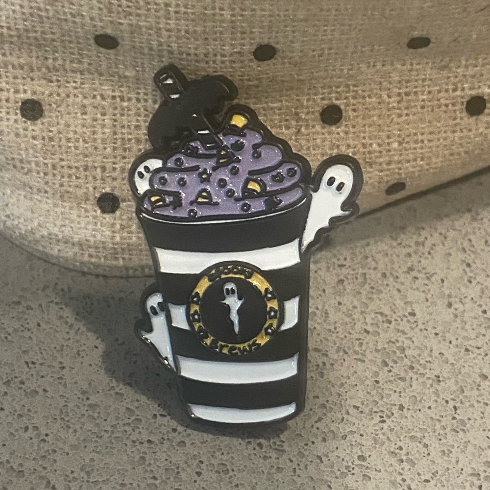 🎁BOGO🎁 Halloween frappe Purple Ghost Enamel Pin